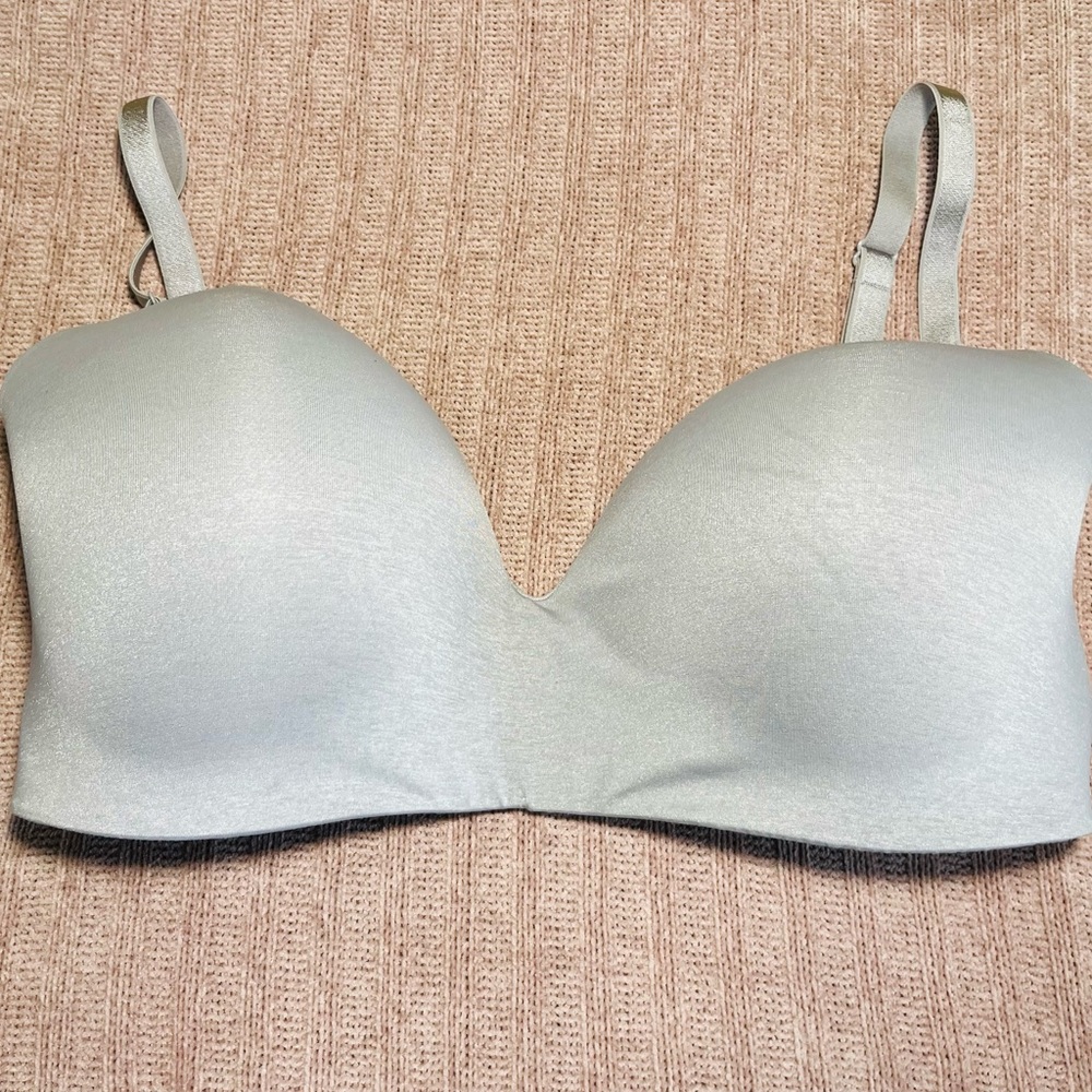 Victoria‎ Secret Women's Gray Intimate Bra Sz 36DDD